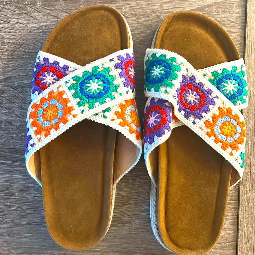 Crochet flower sandals NWT size 42
